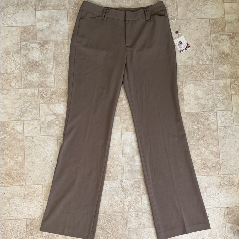 Kenzie Straight-Leg Pants in Taupe Brown